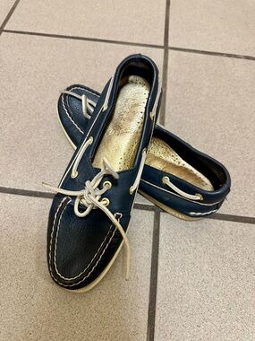 Sperry Leather Boat Shoes – Size 7